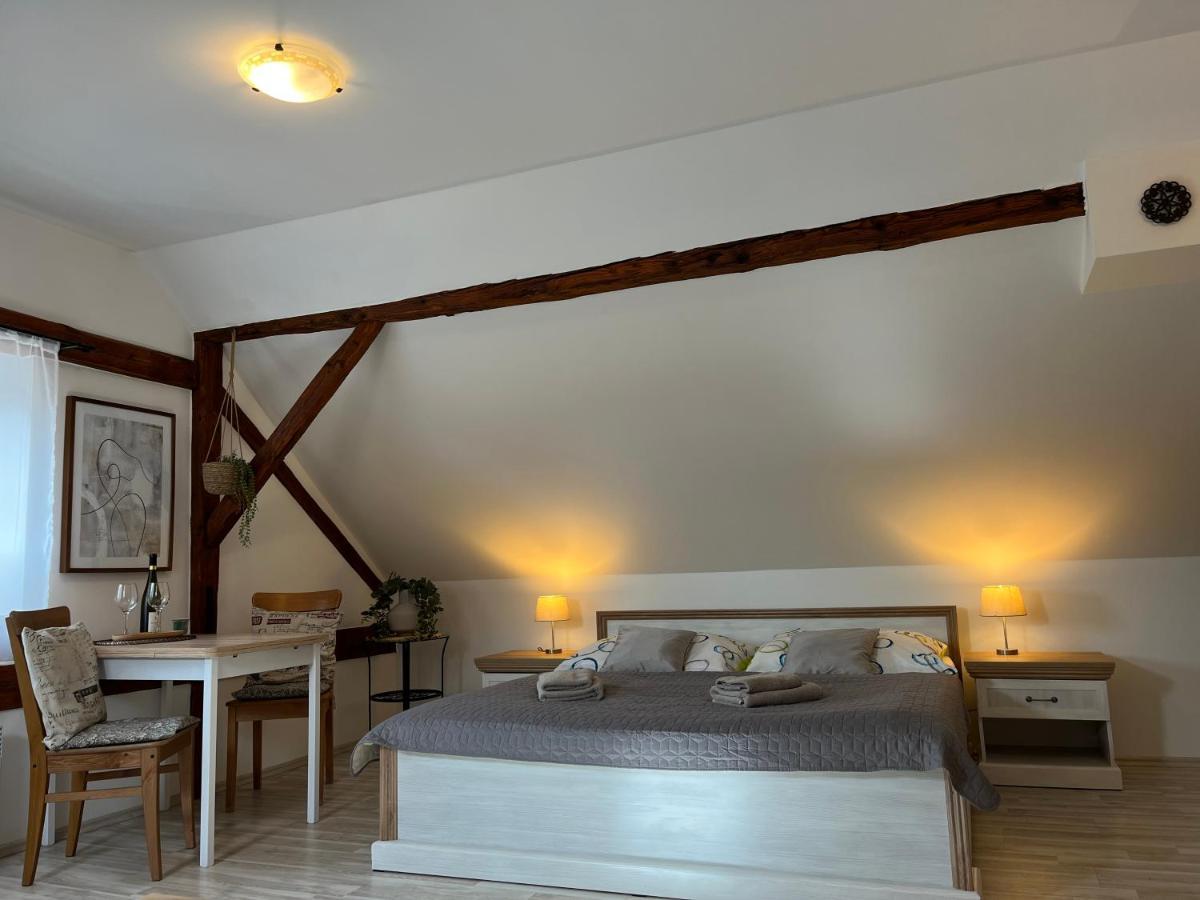 Apartmany Lavander Mikulov Buitenkant foto