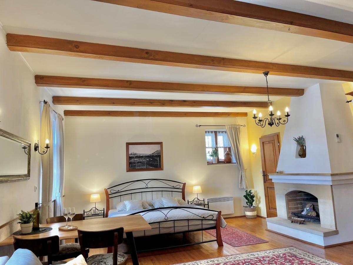 Apartmany Lavander Mikulov Buitenkant foto